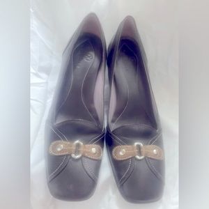 Womens Cole Haan brown leather heels